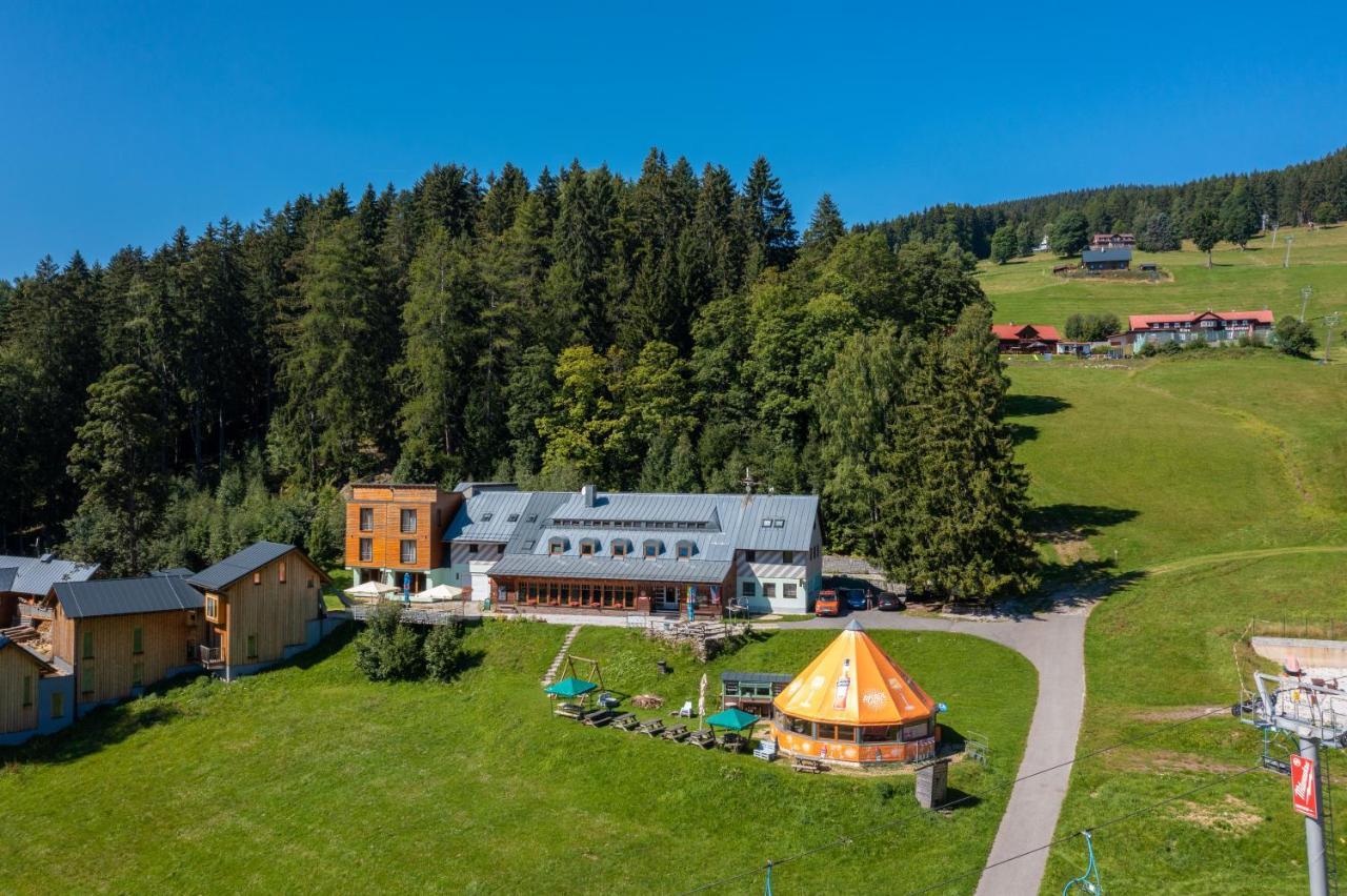 Hotel Modrin ペツ・ポト・スニェシュコウ エクステリア 写真